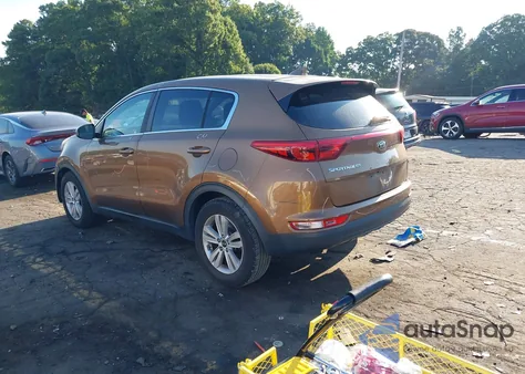 2017 Kia Sportage Lx z USA, uszkodzony, nr VIN KNDPM3AC4H7148734